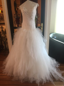 Pnina Tornai 'Princess' size 4 new wedding dress front view on mannequiin