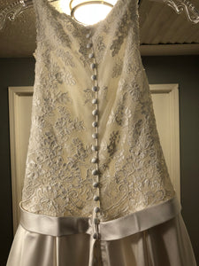 Allure Bridals Romance' size 14 new wedding dress back view on hanger