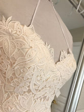Load image into Gallery viewer, Jim Hjelm &#39;Tara&#39; size 6 new wedding dress close up of bust area
