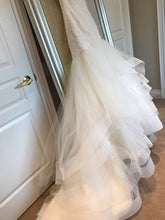 Load image into Gallery viewer, Jim Hjelm &#39;Tara&#39; size 6 new wedding dress view of train

