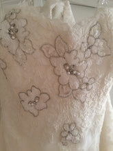 Load image into Gallery viewer, Enzoani &#39;Fiji-D&#39; size 6 new wedding dress close up of fabric
