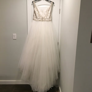 Michelle Roth 'Vanessasax' size 12 used wedding dress back view on hanger