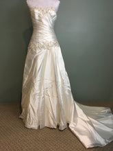 Load image into Gallery viewer, Pnina Tornai &#39;Perla D&#39; size 2 used wedding dress front view on hanger
