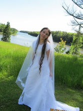 Load image into Gallery viewer, David&#39;s Bridal &#39;Fairytale&#39; size 8 used wedding dress front view on bride
