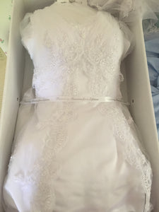 David's Bridal 'Fairytale' size 8 used wedding dress in box