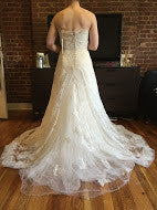 Load image into Gallery viewer, Monique Lhuillier &#39;Promise&#39; - Monique Lhuillier - Nearly Newlywed Bridal Boutique - 5
