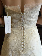 Load image into Gallery viewer, Monique Lhuillier &#39;Promise&#39; - Monique Lhuillier - Nearly Newlywed Bridal Boutique - 6
