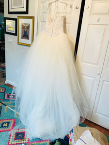 Vera Wang White 'Draped Taffeta' size 4 used wedding dress back view on hanger