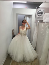 Load image into Gallery viewer, Allure Bridals &#39;9022&#39; size 4 new wedding dress front view on bride
