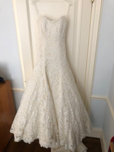 Vera Wang 'Jessica Simpson Dress' size 4 used wedding dress front view on hanger