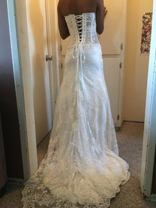 Pnina Tornai '5165' size 4 used wedding dress back view on bride