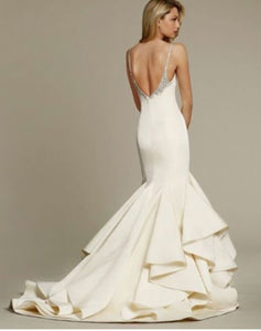Jim Hjelm '8558' size 4 used wedding dress back view on bride
