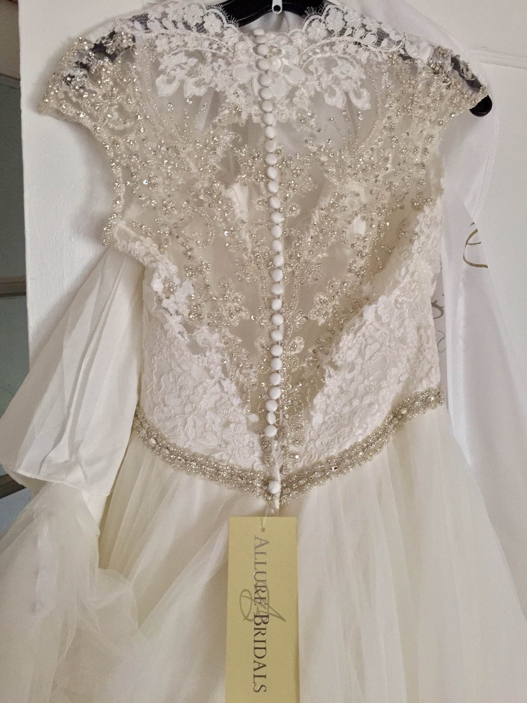 Allure '9142' size 6 new wedding dress back back view on hanger