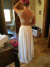 Load image into Gallery viewer, Riki Dalal &#39;Verona-1811&#39; size 4 new wedding dress back view on bride
