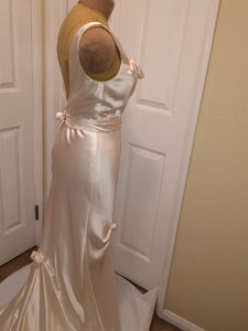 Elizabeth Fillmore 'V Dress' - Elizabeth Fillmore - Nearly Newlywed Bridal Boutique - 3