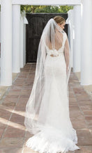 Load image into Gallery viewer, Inbal Dror &#39;14-06&#39; size 2 used wedding dress back view on bride
