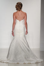 Load image into Gallery viewer, Matthew Christopher &#39;Isabel&#39; size 4 new wedding dress back view on model
