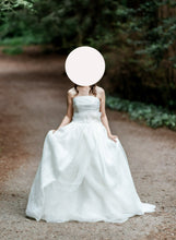 Load image into Gallery viewer, White by Vera Wang &#39;VW351178&#39;
