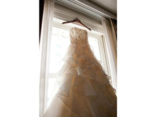 Load image into Gallery viewer, Jim Hjelm &#39;8962 Semi Sweetheart&#39; size 6 used wedding dress front view on hanger
