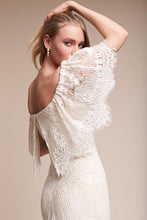 Load image into Gallery viewer, Daughters of Simone &#39;Joplin&#39; size 12 used wedding dress side view on model

