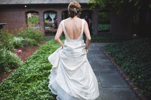 Load image into Gallery viewer, Allure Bridals &#39;9106&#39;
