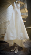 Load image into Gallery viewer, Amsale &#39;Keaton&#39; size 4 used wedding dress front view on hanger
