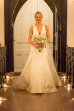 Load image into Gallery viewer, Amsale &#39;Keaton&#39; size 4 used wedding dress front view on bride
