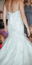 Load image into Gallery viewer, Allure Bridals &#39;C283&#39; - Allure Bridals - Nearly Newlywed Bridal Boutique - 5

