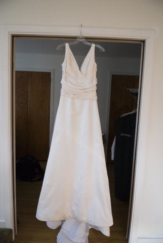 Romona Keveza Classic Wedding Dress - Romona Keveza - Nearly Newlywed Bridal Boutique - 1