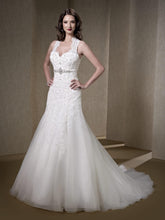 Load image into Gallery viewer, Kenneth Winston &#39;1488&#39; size 4 used wedding dress front view on model
