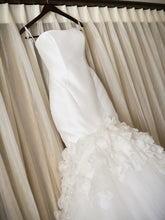 Load image into Gallery viewer, Kenneth Pool &#39;Dara&#39; size 4 used wedding dress front view on hanger
