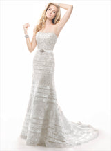 Load image into Gallery viewer, Maggie Sottero &#39;Kimberlyn&#39; - Maggie Sottero - Nearly Newlywed Bridal Boutique - 4
