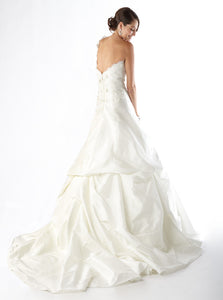Kirstie Kelly 'Topaz' size 12 sample wedding dress back view on model