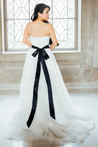 Helen Miller 'Comet' size 4 used wedding dress back view on bride