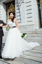 Load image into Gallery viewer, Helen Miller &#39;Comet&#39; size 4 used wedding dress front view on bride
