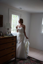 Load image into Gallery viewer, Anne Barge &#39;Trumpet&#39; size 10 used wedding dress front view on bride
