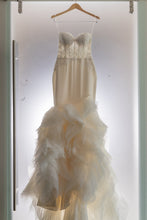Load image into Gallery viewer, Lazaro &#39;3610&#39; size 4 used wedding dress front view on hanger
