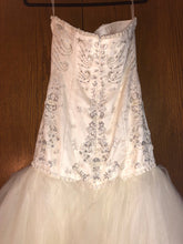 Load image into Gallery viewer, Exquisite Bride &#39;Zoe&#39; size 10 new wedding dress back view close up
