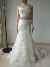Load image into Gallery viewer, Vera Wang &#39;Leda&#39; size 6 used wedding dress front view on bride
