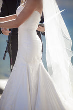 Load image into Gallery viewer, Jorge Manuel &#39;The Phoenix&#39; - Jorge Manuel - Nearly Newlywed Bridal Boutique - 3
