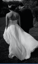 Load image into Gallery viewer, Mira Zwillinger &#39;Rubi&#39; size 6 used wedding dress back view on bride
