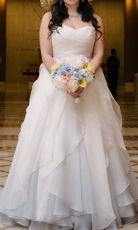 Modern Trousseau 'Laurel' size 8 used wedding dress front view on bride
