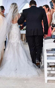 Monique Lhuillier 'Perla' size 0 used wedding dress back view on bride