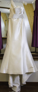 Amsale 'Hampton' One Shoulder Wedding Dress - Amsale - Nearly Newlywed Bridal Boutique - 5