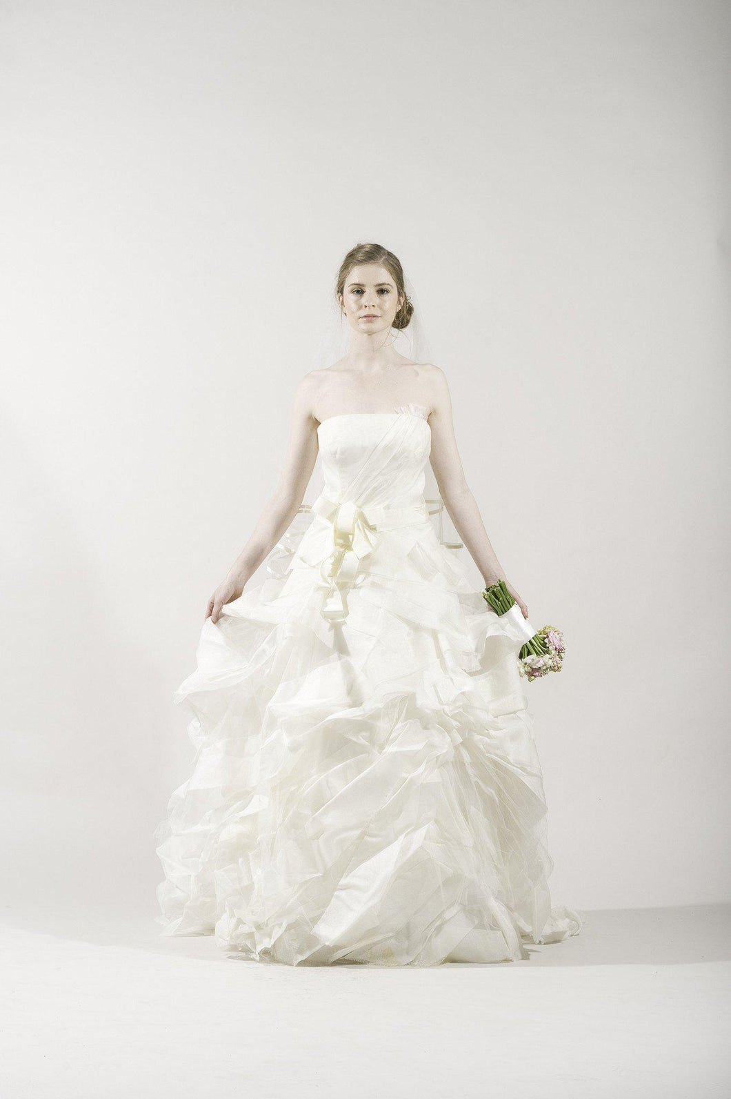 Vera Wang 'Deidre' Ivory Strapless Tulle Gown - Vera Wang - Nearly Newlywed Bridal Boutique - 1