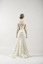 Load image into Gallery viewer, Monique Lhuillier Two Piece Corsette - Monique Lhuillier - Nearly Newlywed Bridal Boutique - 3
