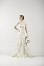 Load image into Gallery viewer, Monique Lhuillier Two Piece Corsette - Monique Lhuillier - Nearly Newlywed Bridal Boutique - 1
