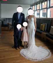 Load image into Gallery viewer, Olvi/Olga Yermoloff &#39;2277&#39; size 4 used wedding dress front view on bride

