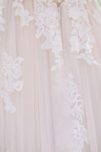 Load image into Gallery viewer, Monique Lhuillier Bliss &#39;17106&#39; size 4 used wedding dress view of fabric

