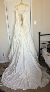 Da Vinci 'Satin Ballgown' size 18 new wedding dress back view on hanger